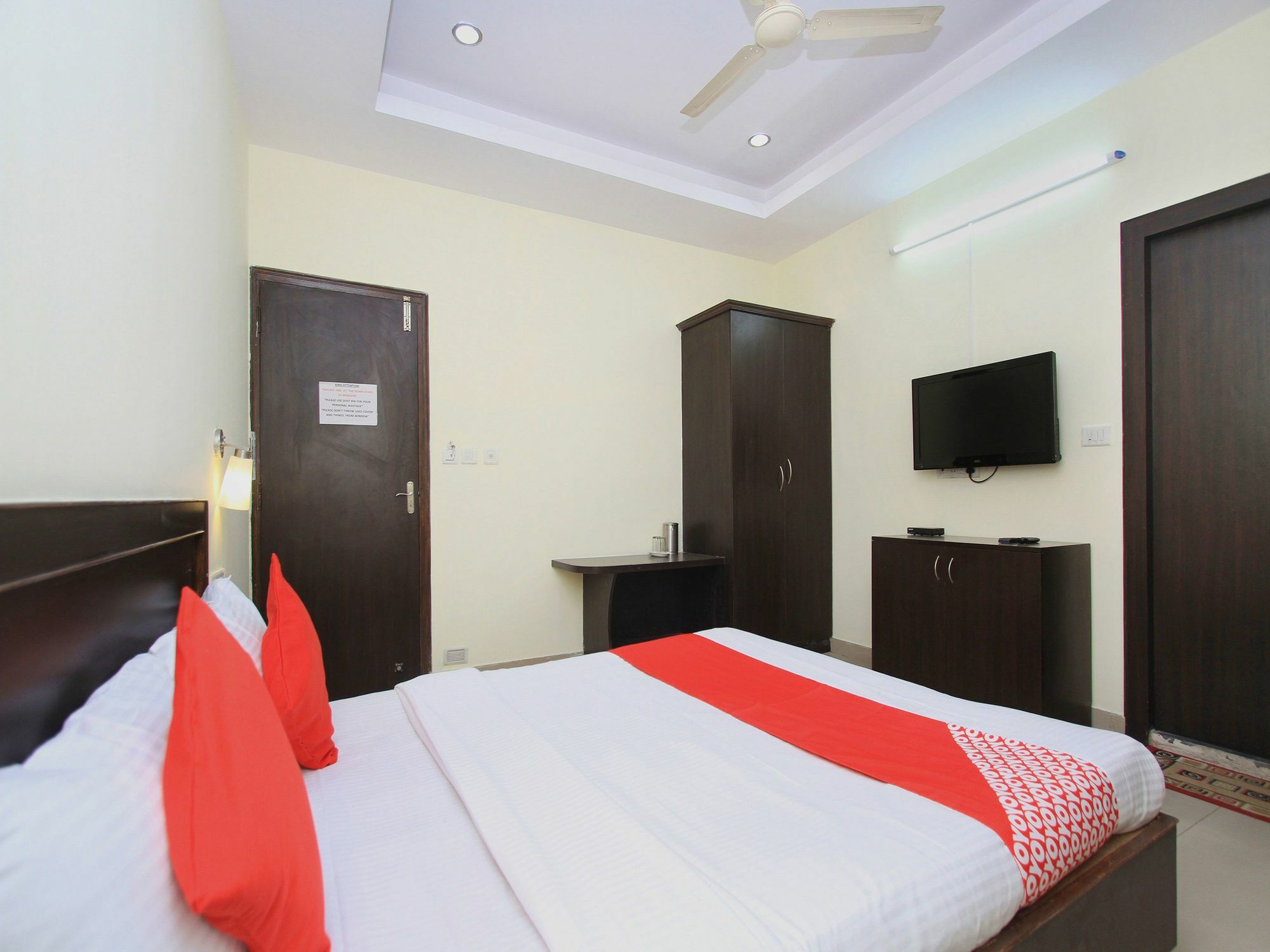 Oyo 345 Hotel Red Mount Aquilla Bangalore Eksteriør billede