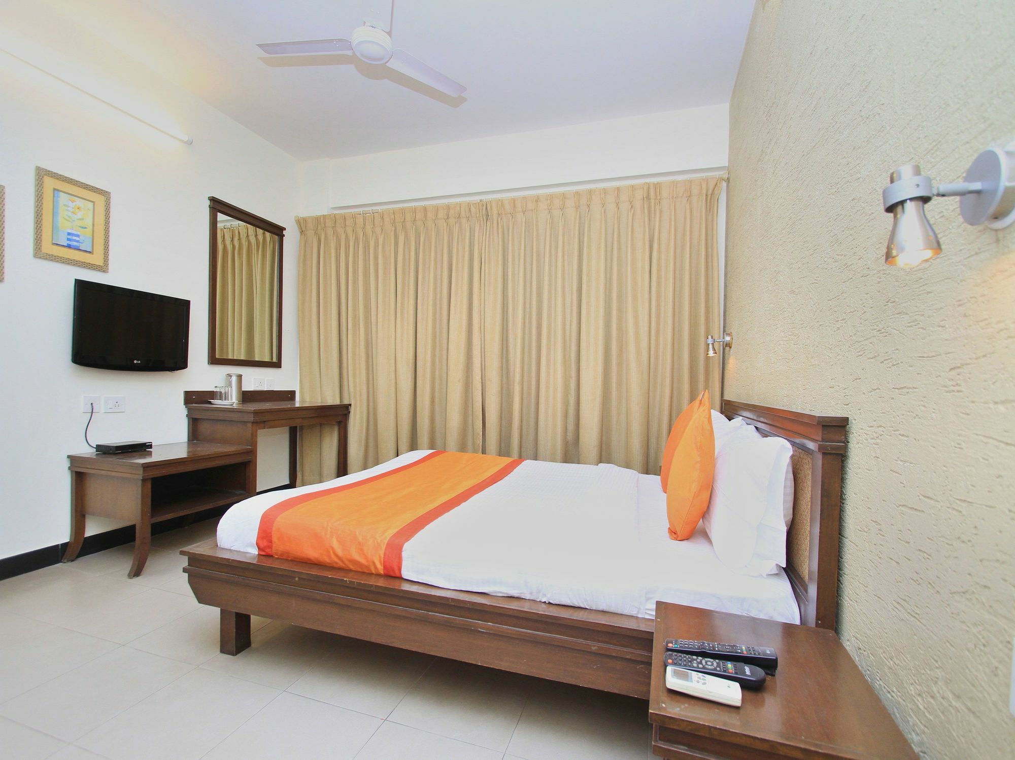 Oyo 345 Hotel Red Mount Aquilla Bangalore Eksteriør billede