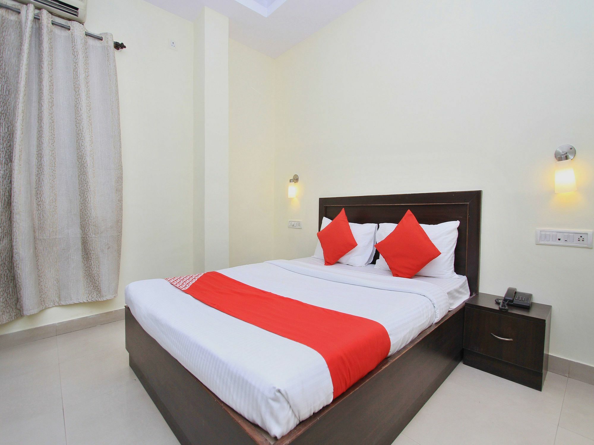 Oyo 345 Hotel Red Mount Aquilla Bangalore Eksteriør billede