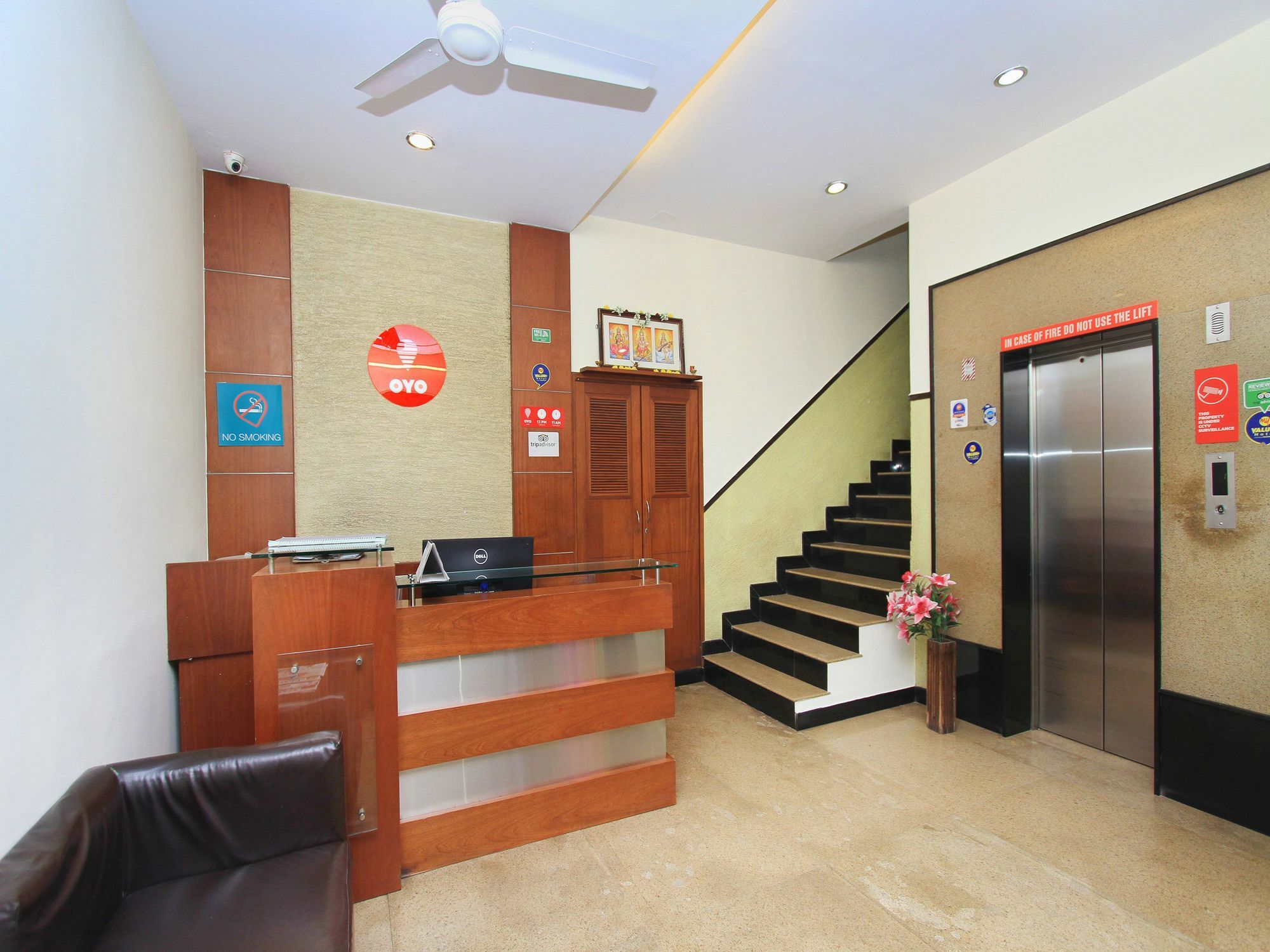 Oyo 345 Hotel Red Mount Aquilla Bangalore Eksteriør billede