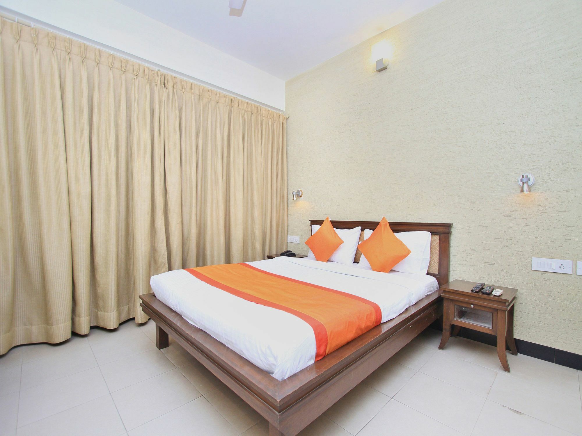Oyo 345 Hotel Red Mount Aquilla Bangalore Eksteriør billede